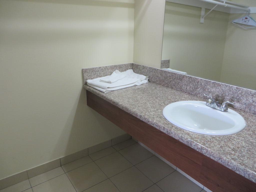 National Inn Garden Grove Room photo