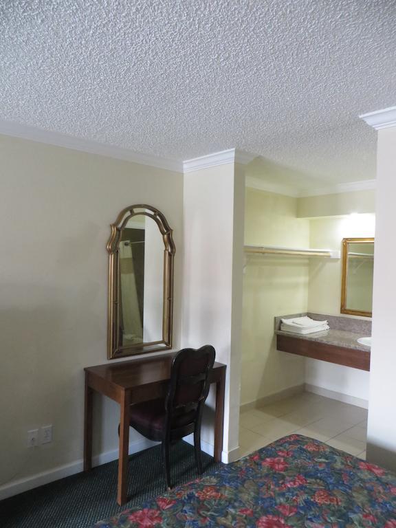 National Inn Garden Grove Room photo